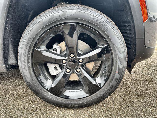 Photo of 2025 Baltic Gray Metallic Clearcoat Jeep Grand Cherokee