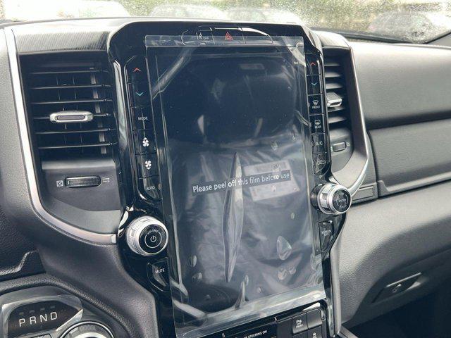 Photo of 2025 Diamond Black Crystal Pearlcoat RAM 1500