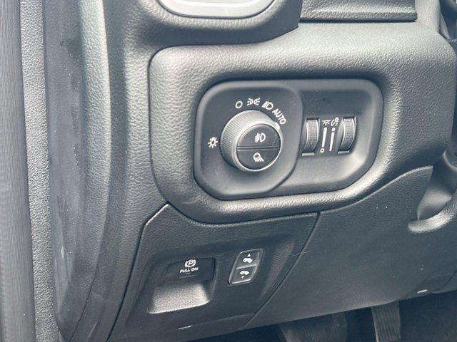 Photo of 2025 Diamond Black Crystal Pearlcoat RAM 1500
