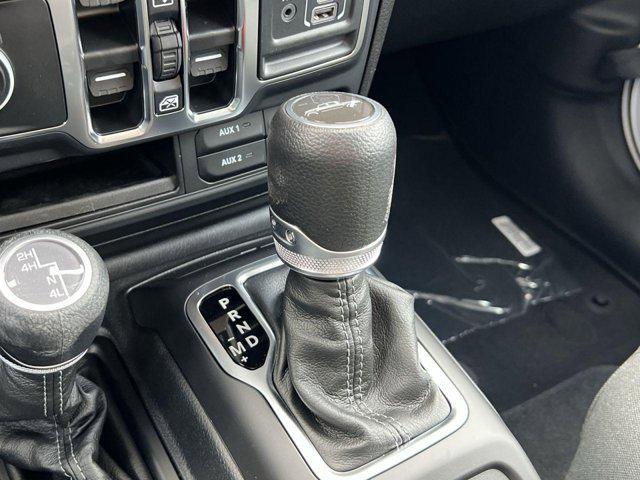 Photo of 2025 Bright White Clearcoat Jeep Gladiator