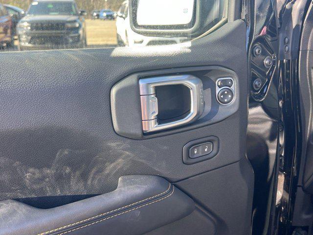 Photo of 2025 Black Clearcoat Jeep Wrangler