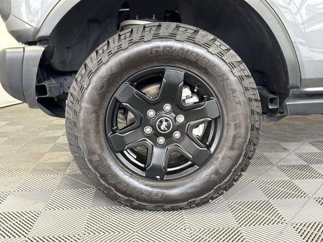 Photo of 2024 CARBONIZED GRAY METALLIC Ford Bronco