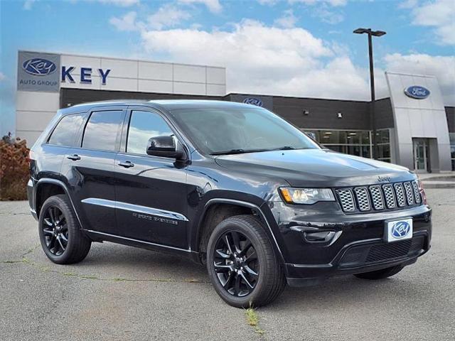 Photo of 2022 Diamond Black Jeep Grand Cherokee