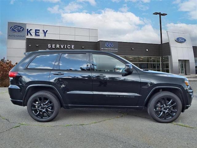 Photo of 2022 Diamond Black Jeep Grand Cherokee
