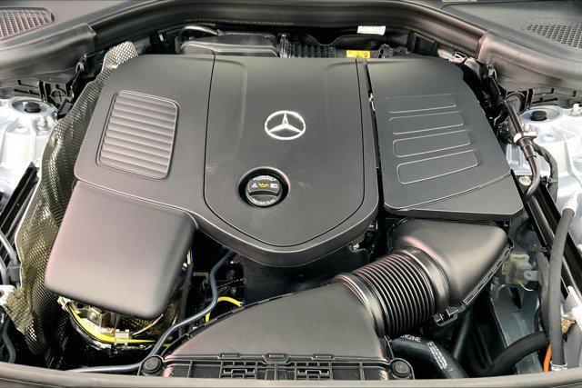 Photo of 2025 Cirrus Silver Metallic Mercedes-Benz GLC 300
