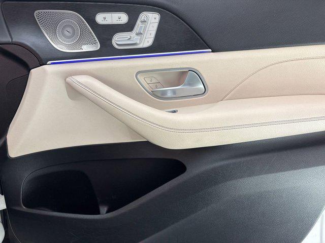 Photo of 2023 White Mercedes-Benz GLS 450