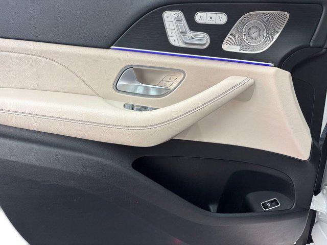 Photo of 2023 White Mercedes-Benz GLS 450