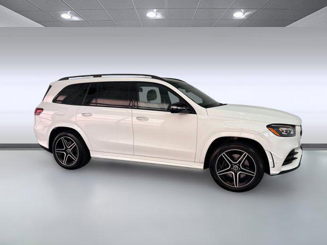 Photo of 2023 White Mercedes-Benz GLS 450