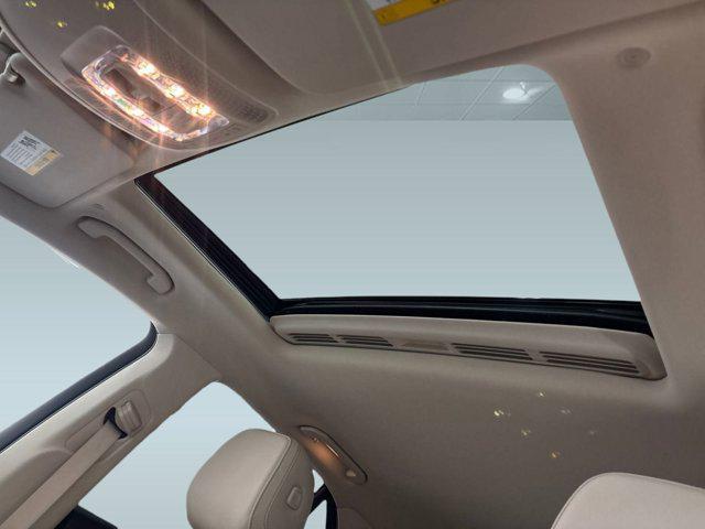 Photo of 2023 White Mercedes-Benz GLE 350