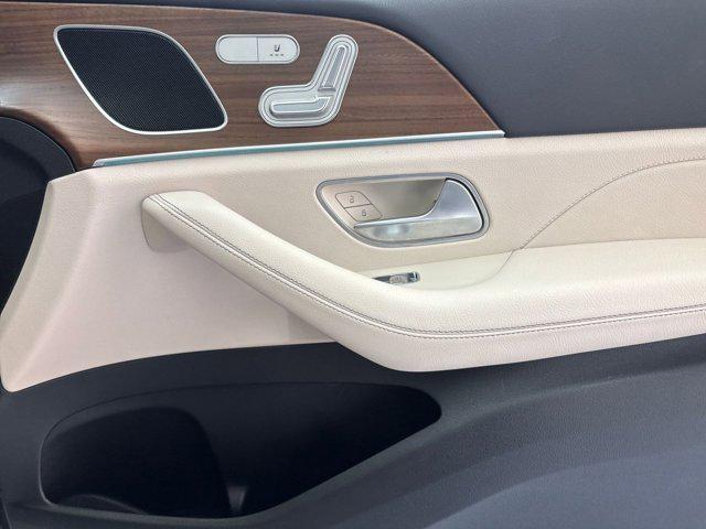 Photo of 2023 White Mercedes-Benz GLE 350