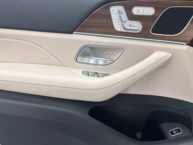 Photo of 2023 White Mercedes-Benz GLE 350