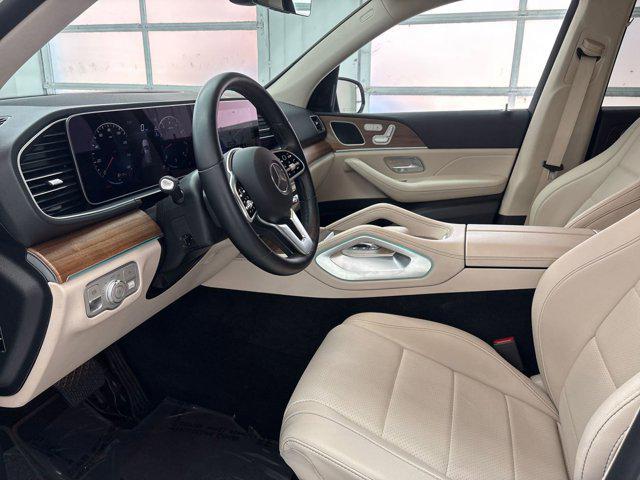 Photo of 2023 White Mercedes-Benz GLE 350