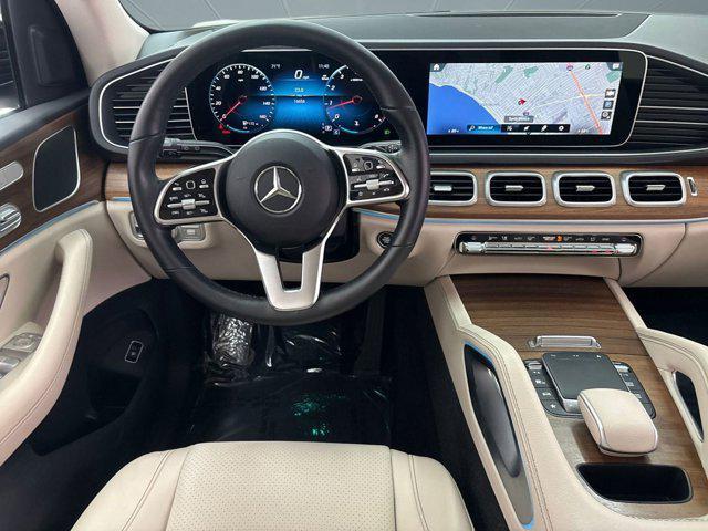 Photo of 2023 White Mercedes-Benz GLE 350