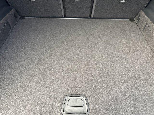 Photo of 2026 Polar White Mercedes-Benz GLB 250