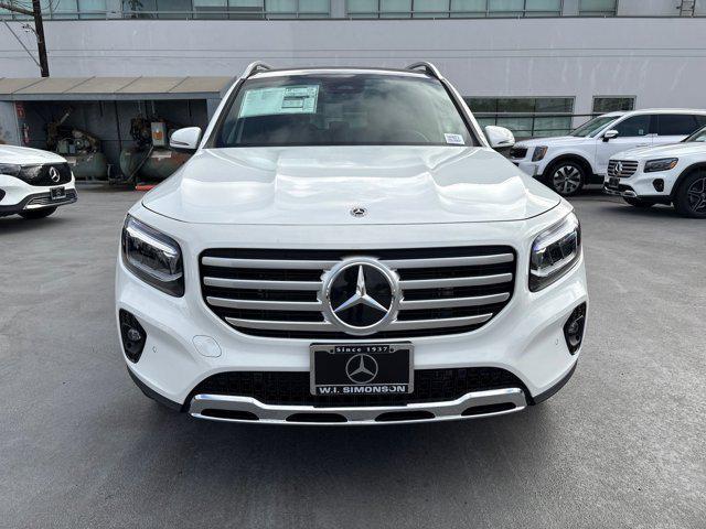 Photo of 2026 Polar White Mercedes-Benz GLB 250