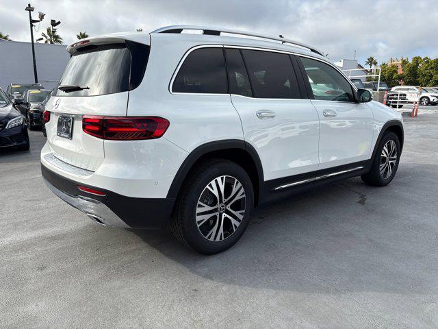 Photo of 2026 Polar White Mercedes-Benz GLB 250