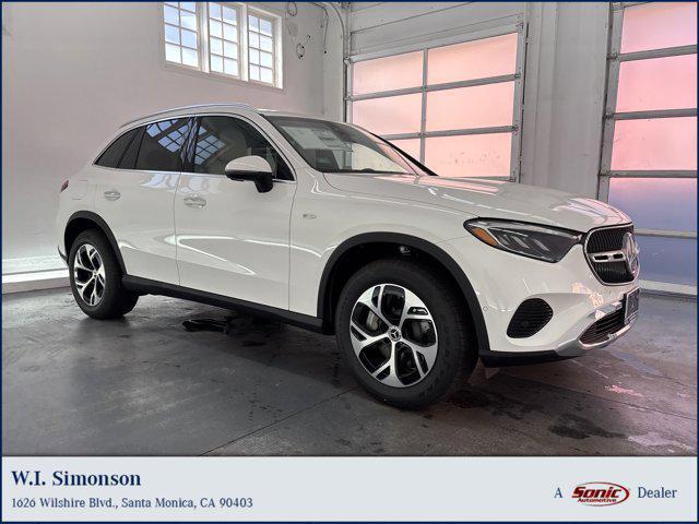 Photo of 2025 Polar White Mercedes-Benz GLC 350e