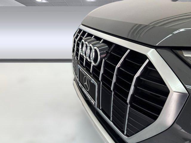 Photo of 2021 Gray Audi Q3