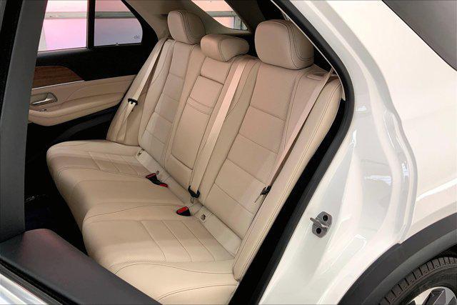 Photo of 2022 White Mercedes-Benz GLE 350