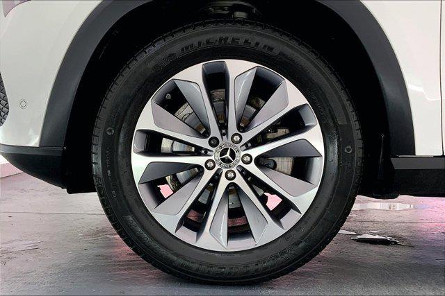 Photo of 2022 White Mercedes-Benz GLE 350