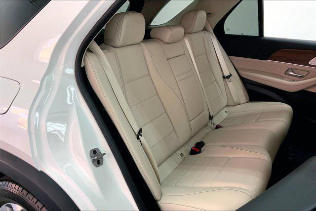 Photo of 2022 White Mercedes-Benz GLE 350