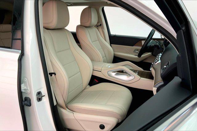 Photo of 2022 White Mercedes-Benz GLE 350