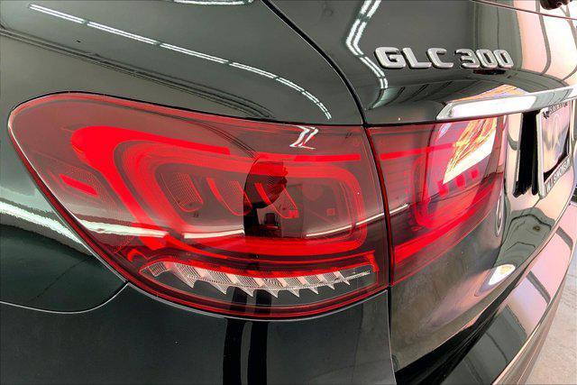 Photo of 2022 Black Mercedes-Benz GLC 300