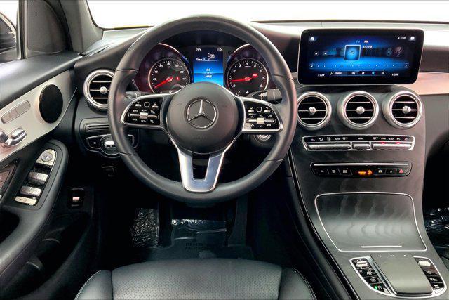 Photo of 2022 Black Mercedes-Benz GLC 300