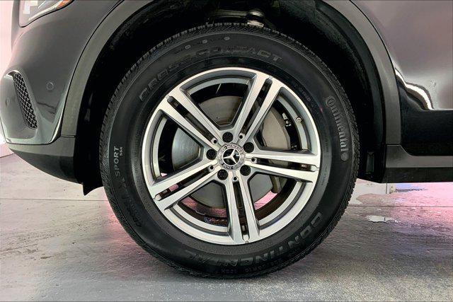 Photo of 2022 Black Mercedes-Benz GLC 300