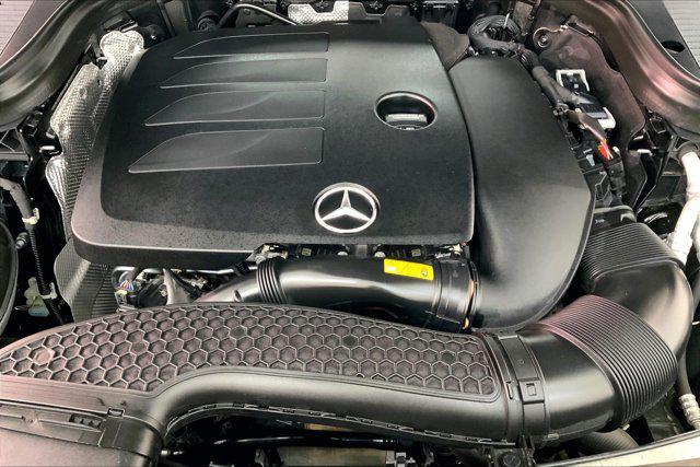 Photo of 2022 Black Mercedes-Benz GLC 300