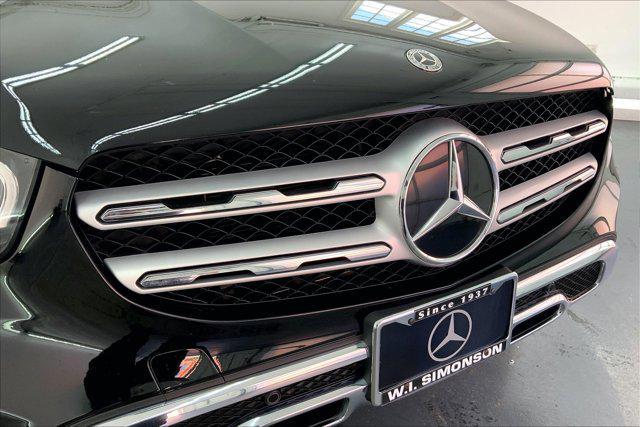 Photo of 2022 Black Mercedes-Benz GLC 300