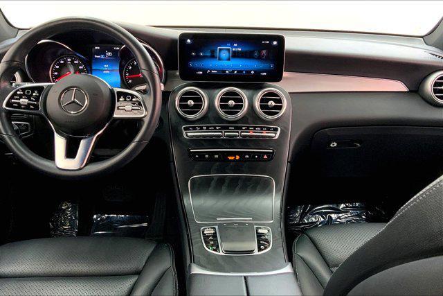 Photo of 2022 Black Mercedes-Benz GLC 300
