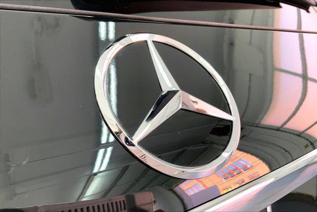 Photo of 2022 Black Mercedes-Benz GLC 300