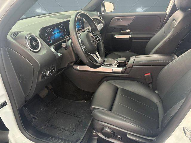 Photo of 2022 White Mercedes-Benz GLB 250