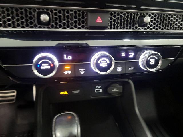 Photo of 2022 Silver Honda Civic