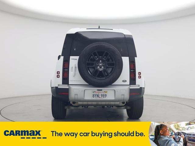 Photo of 2022 White Land Rover Defender