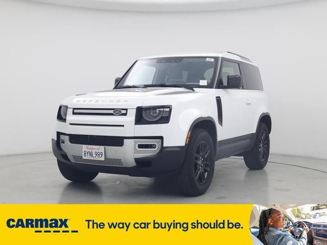 Photo of 2022 White Land Rover Defender