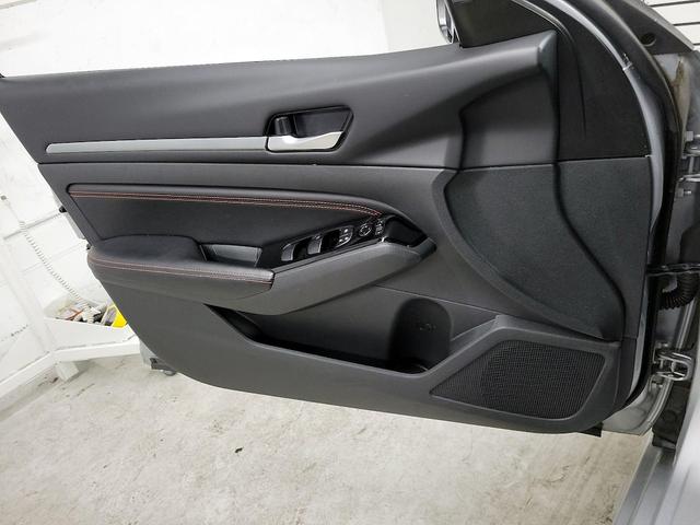 Photo of 2023 Silver Nissan Altima