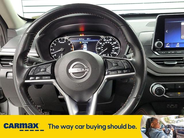 Photo of 2023 Silver Nissan Altima