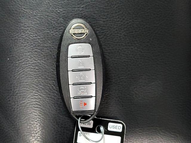 Photo of 2023 Silver Nissan Altima