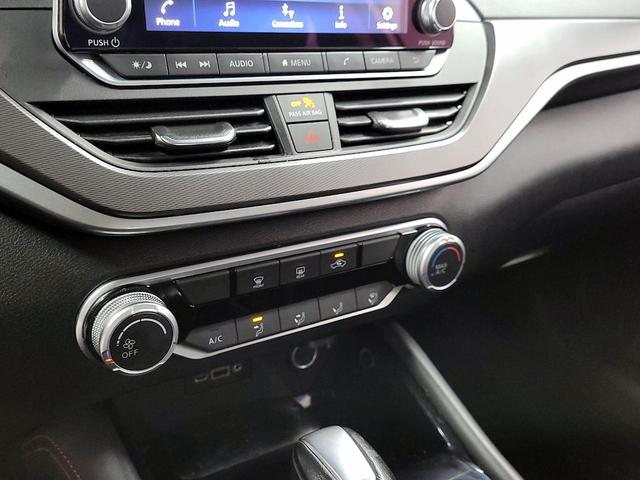 Photo of 2023 Silver Nissan Altima