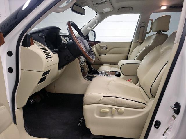 Photo of 2019 White INFINITI QX80