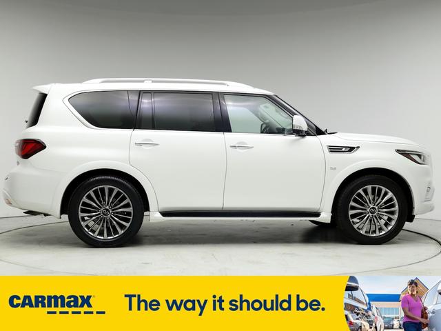 Photo of 2019 White INFINITI QX80