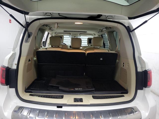 Photo of 2019 White INFINITI QX80