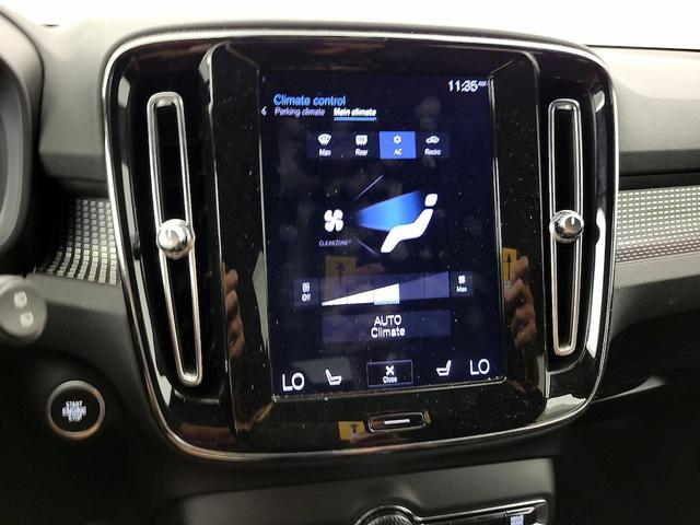 Photo of 2020 Blue Volvo XC40
