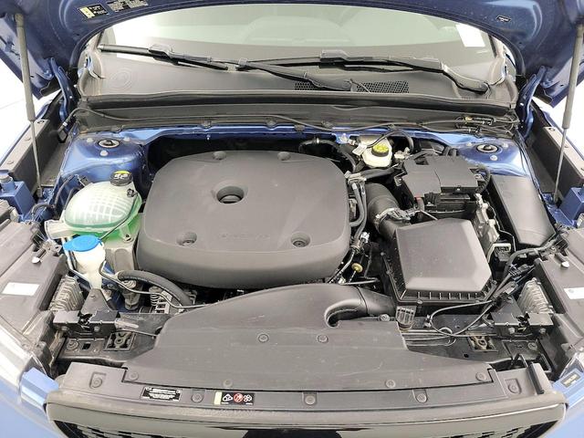 Photo of 2020 Blue Volvo XC40