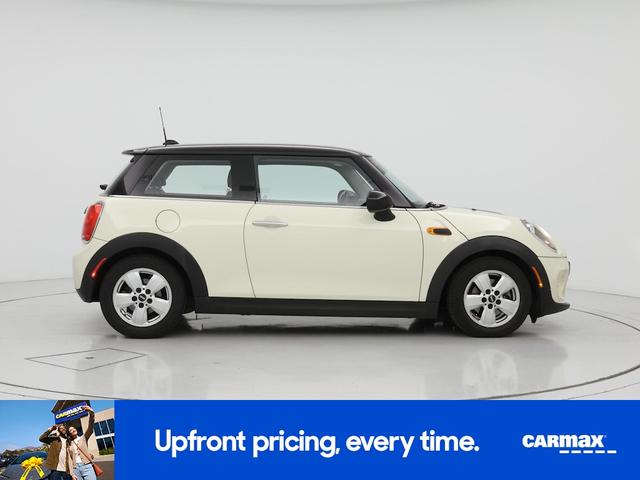 Photo of 2017 White MINI Hardtop