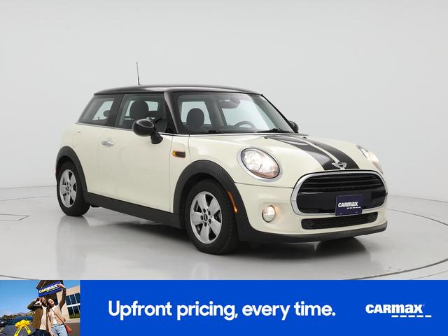 Photo of 2017 White MINI Hardtop