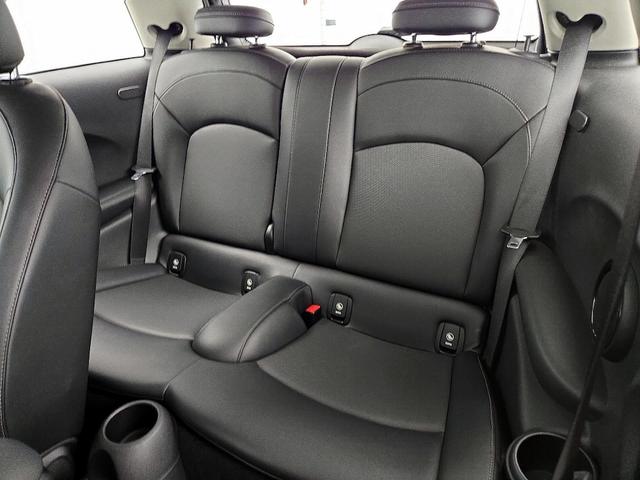 Photo of 2017 White MINI Hardtop