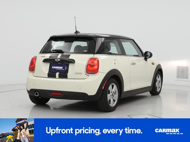Photo of 2017 White MINI Hardtop